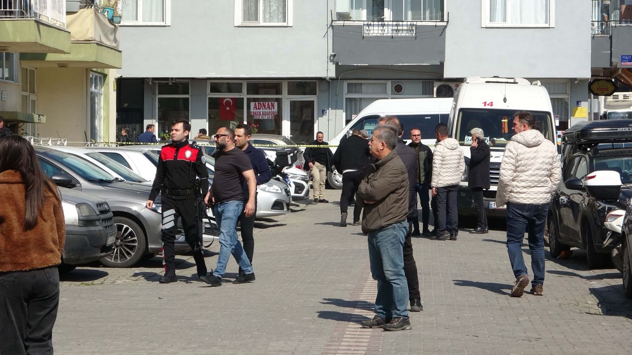 Çanakkale'de hareketli saatler; annesini rehin aldı, polisle çatıştı, etkisiz hale getirildi 14