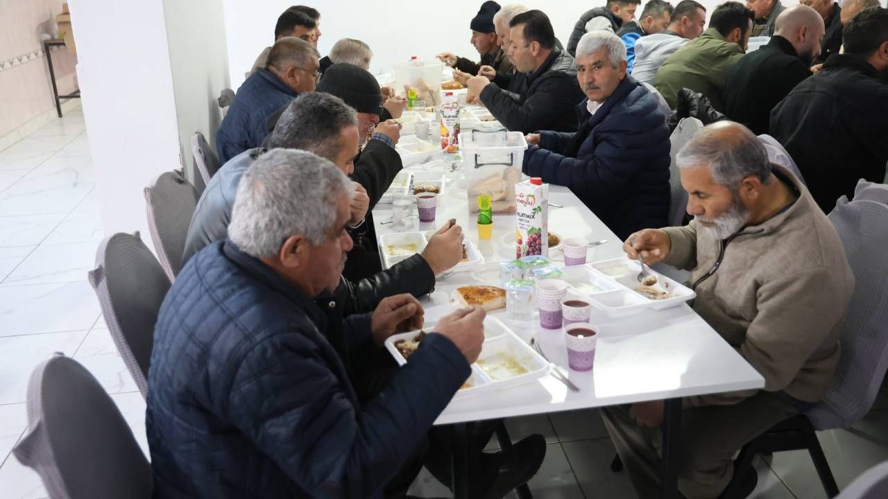 Nevşehir'de iftar vakti evlerde yemek pişirmek yasaklanan köyde imece usulü Ramazan 7
