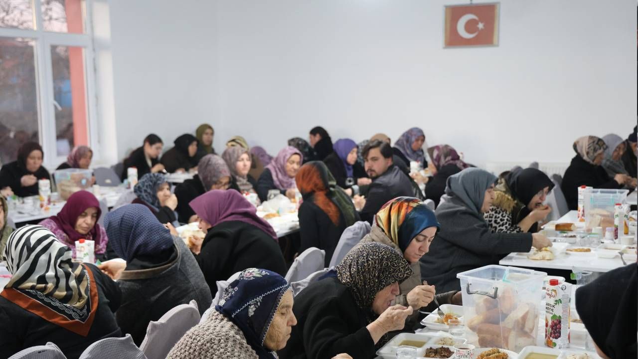 Nevşehir'de iftar vakti evlerde yemek pişirmek yasaklanan köyde imece usulü Ramazan 6