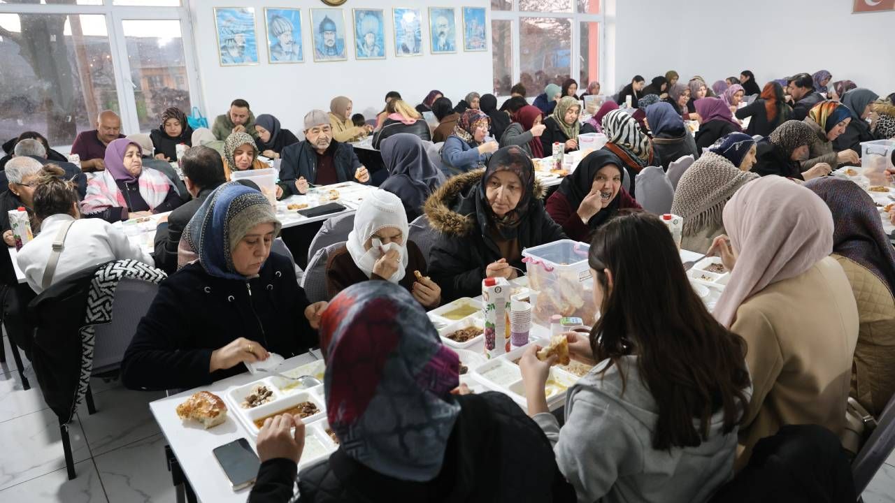 Nevşehir'de iftar vakti evlerde yemek pişirmek yasaklanan köyde imece usulü Ramazan 5