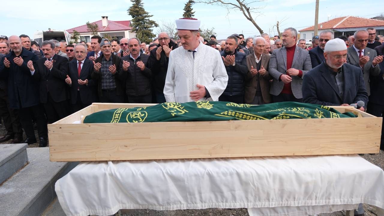 TBMM İçişleri Komisyonu Başkanı Süleyman Soylu'nun acı günü; dayısını Bafra'da toprağa verdi 3