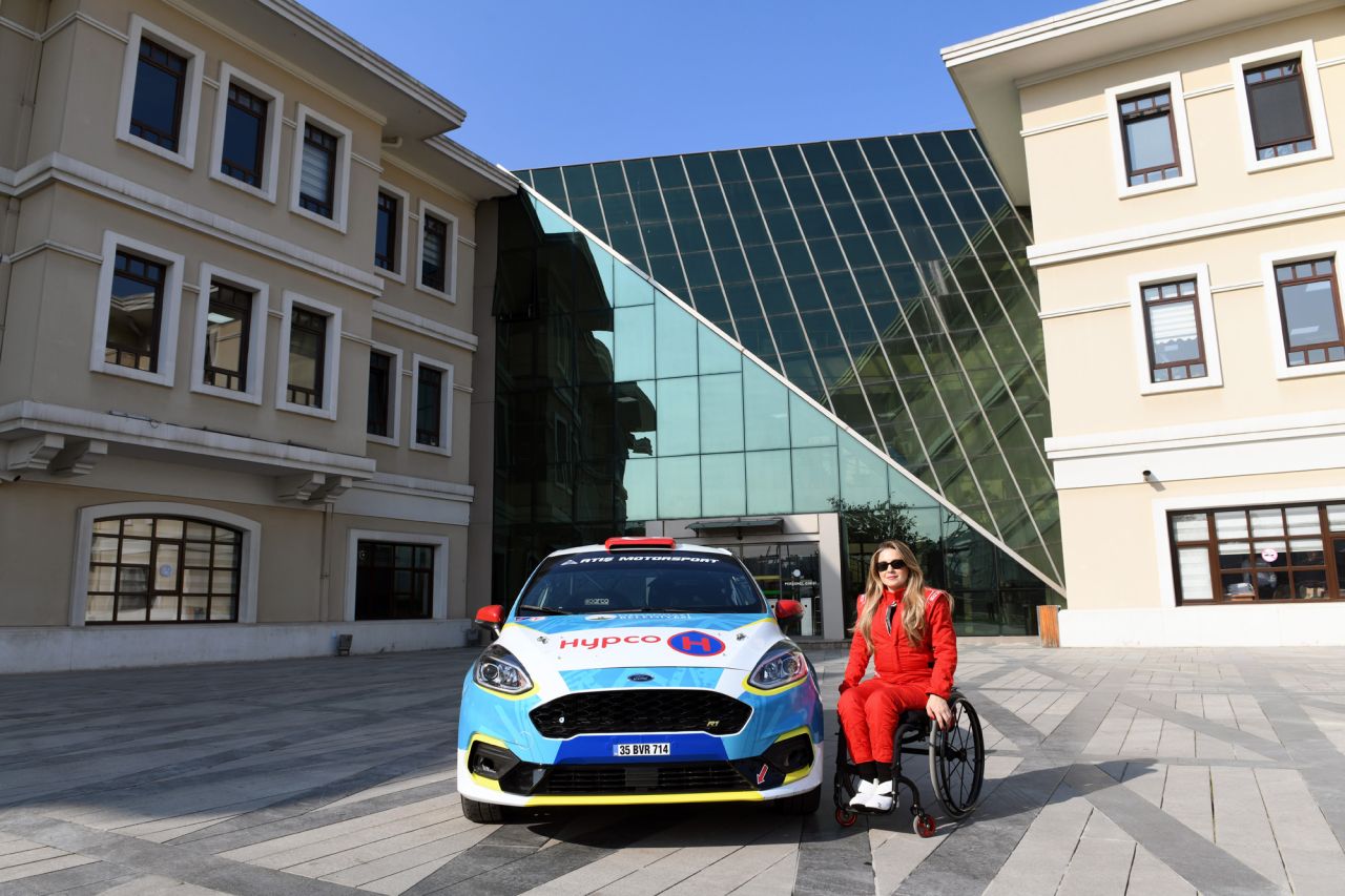 Türkiye'nin ilk engelli kadın pilotu Kübra Keskin, Ege Rallisi’nde piste çıkacak 3