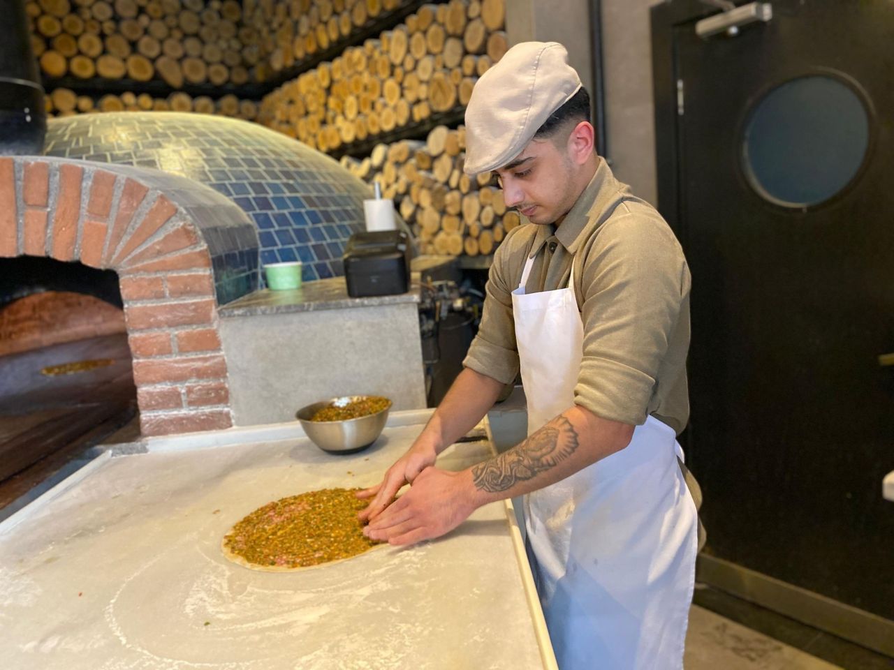 İstanbul'da lahmacunun fiyatı tartışma konusu oldu; 60 liraya da var 250 liraya da 7