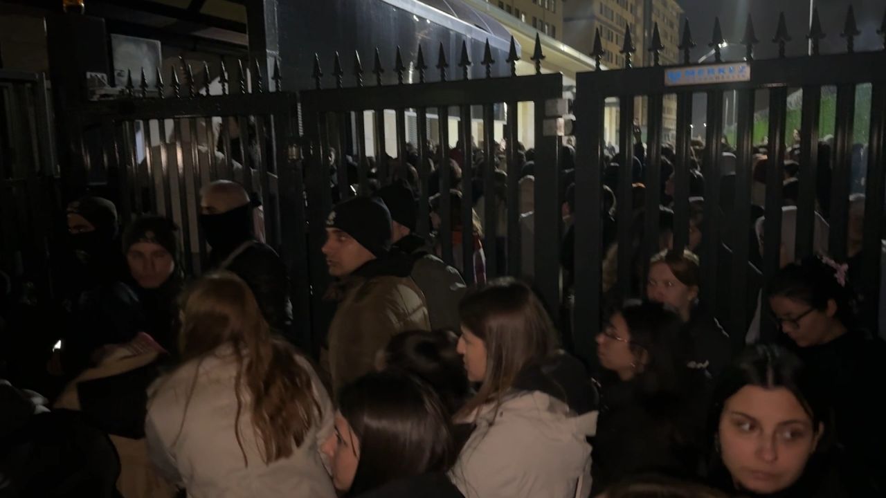 Avcılar'da kız öğrenci yurdunda taciz skandalı; öğrenciler yönetimi protesto etti 5