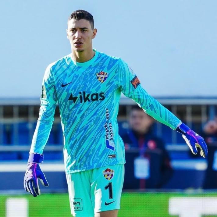Galatasaray'da Fernando Muslera yerine kaleyi devralacak isim belli oluyor! Dünya yıldızı eldivenler de listede 7