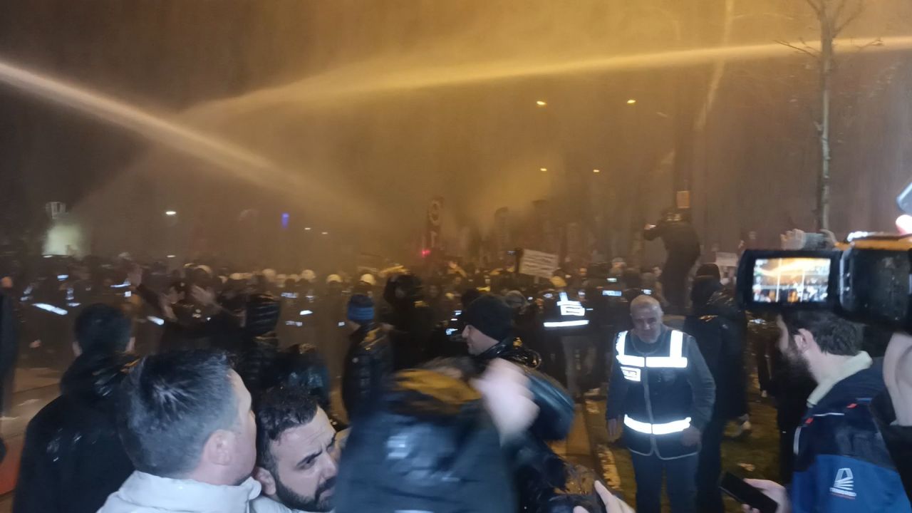 Bursa'daki Ekrem İmamoğlu eylemlerinde CHP İl Başkanı gözünden yaralandı 4