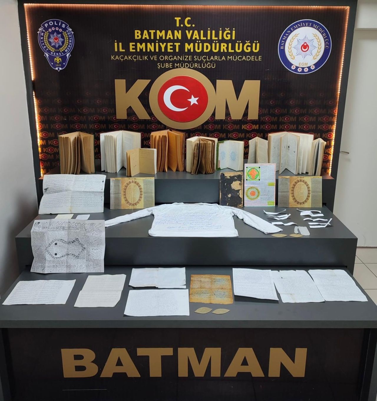 Batman'da tüyler ürperten büyü operasyonu! Anne ile kızı yakayı ele verdi 4