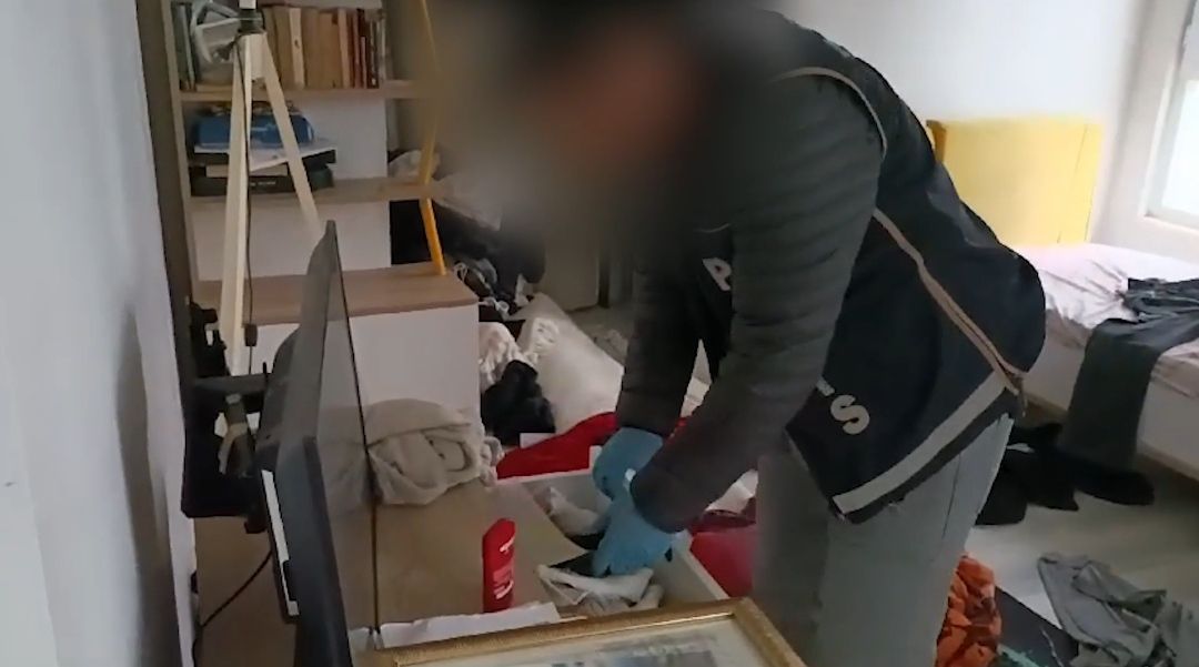 Batman'da tüyler ürperten büyü operasyonu! Anne ile kızı yakayı ele verdi 7