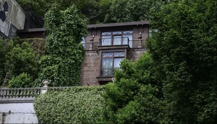 Firari FETÖ'cü Akın İpek'in ultra lüks yalıları yeniden satışta! Beyaz Köşk ve Kahverengi Köşk açık artırmaya çıkıyor...  Fiyatları dudak uçuklattı! 4