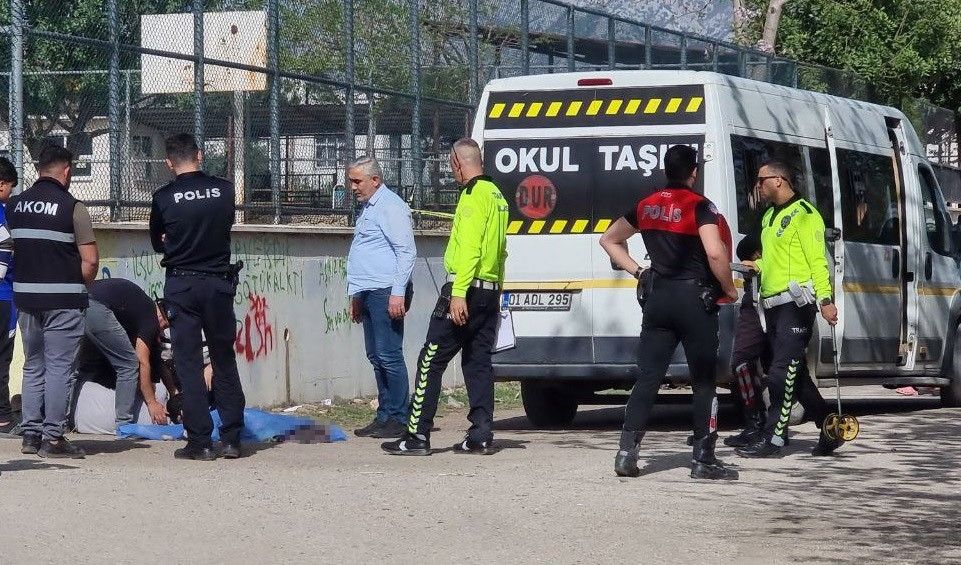 Adana'da kahreden şaka! Arkadaşı itekledi, 11 yaşındaki Gazel servisin altında can verdi 4
