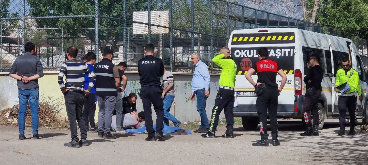 Adana'da kahreden şaka! Arkadaşı itekledi, 11 yaşındaki Gazel servisin altında can verdi 3