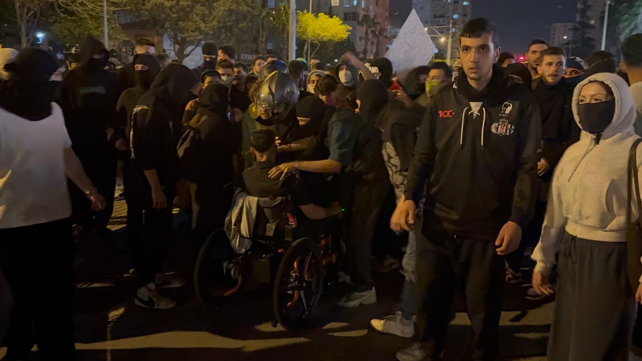 Ekrem İmamoğlu protestolarında Pikachu kostümlü gösterici gündem oldu 8