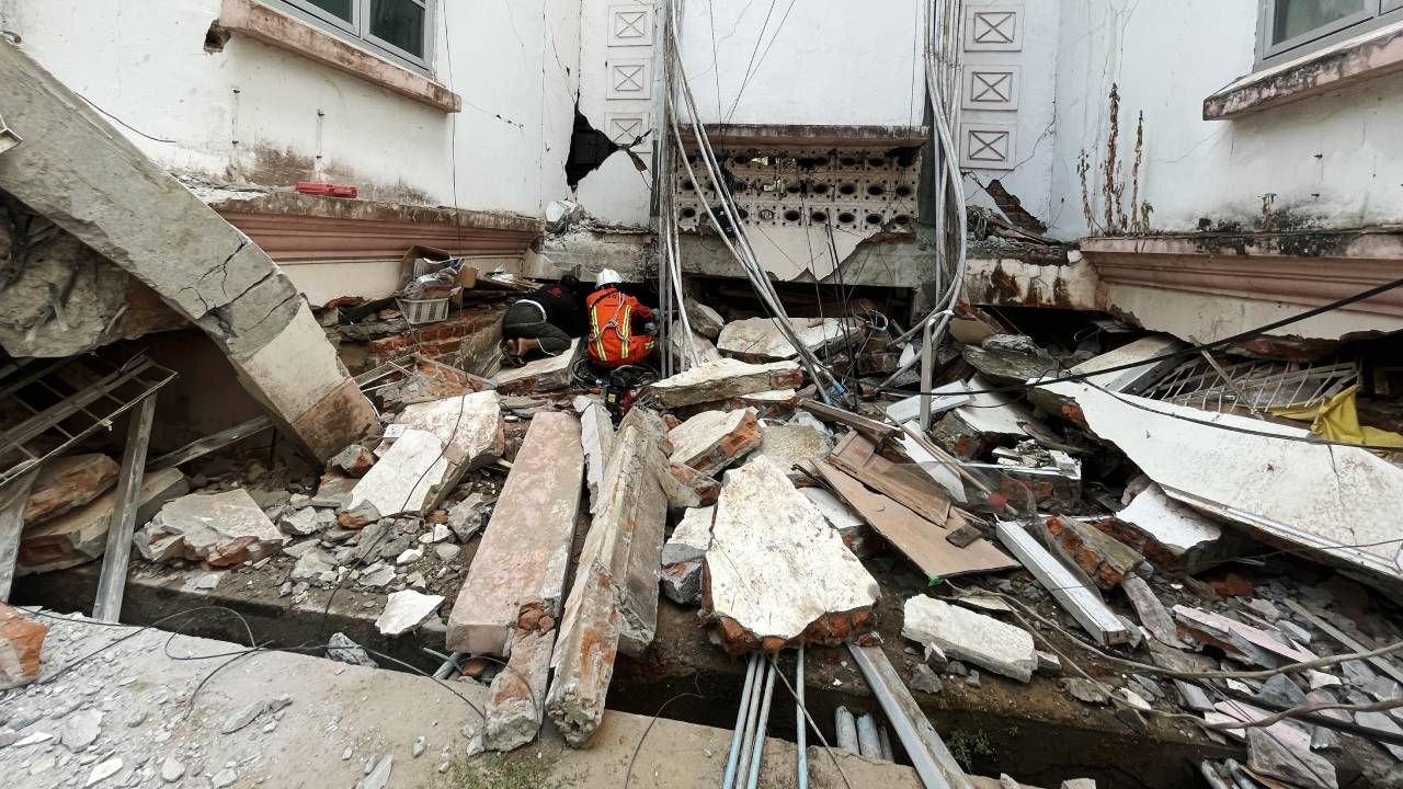 Myanmar'da on binlerce kayıp var; 1500 km uzakta binalar yıkıldı 4