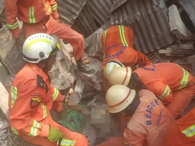 Myanmar'daki depremlerde bilanço ağırlaşıyor: Binden fazla ölü ve yaralı var! 4