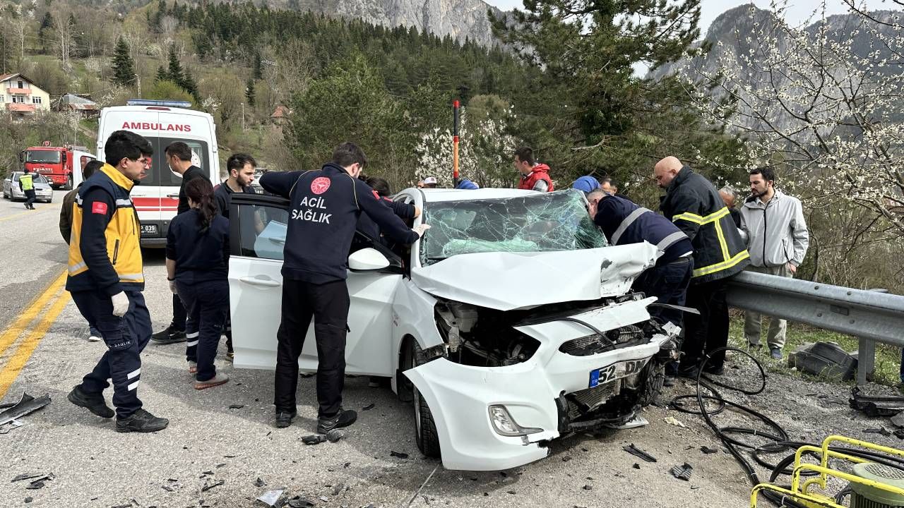 Kastamonu'u Küre'de Ramazan Bayramı'nın son günü feci kaza: 3 ölü, 2'si ağır 4 yaralı 5