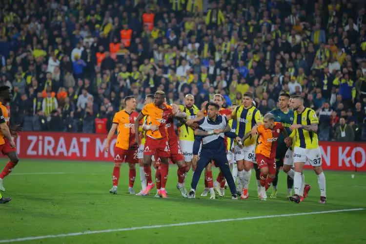 Kadıköy'de geceye damga vuran anlar: İşte kare kare yaşananlar 4