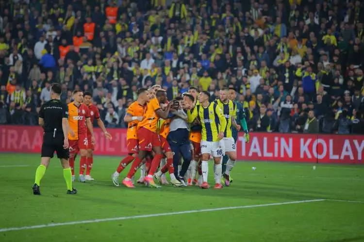 Kadıköy'de geceye damga vuran anlar: İşte kare kare yaşananlar 5