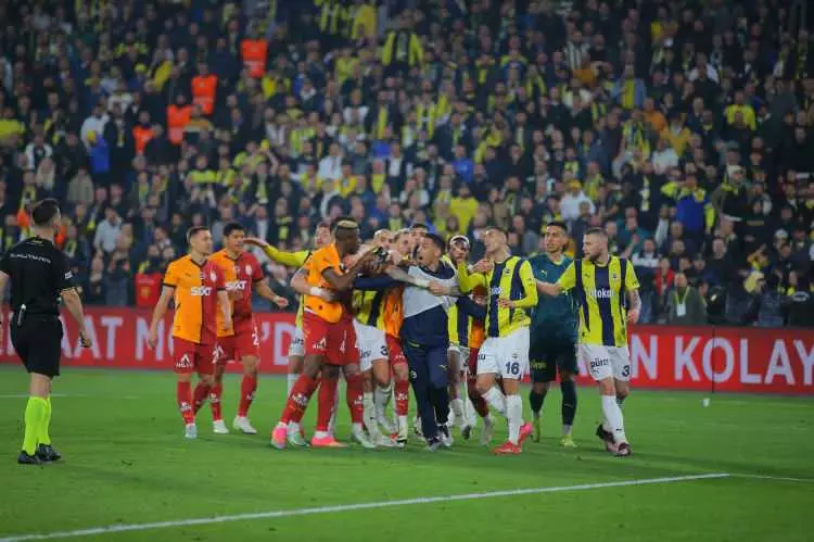 Kadıköy'de geceye damga vuran anlar: İşte kare kare yaşananlar 7