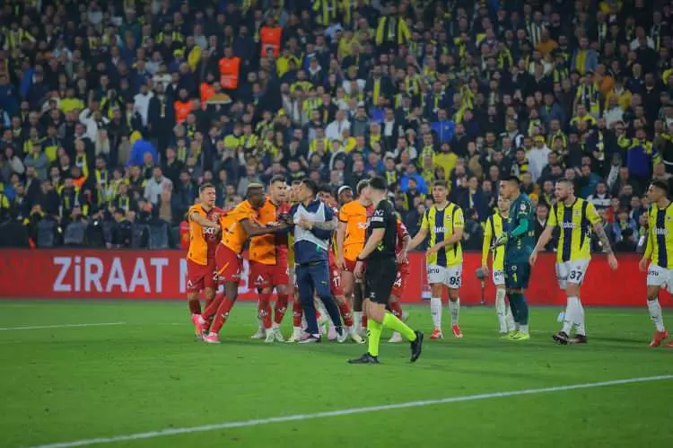 Kadıköy'de geceye damga vuran anlar: İşte kare kare yaşananlar 9