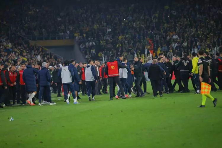 Kadıköy'de geceye damga vuran anlar: İşte kare kare yaşananlar 10