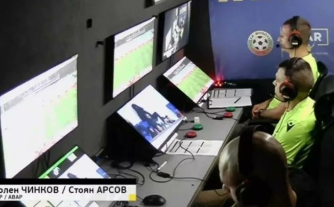 VAR'da görülmemiş skandal! Hakemler maç içinde canlı bahis oynarken yakalandı 1