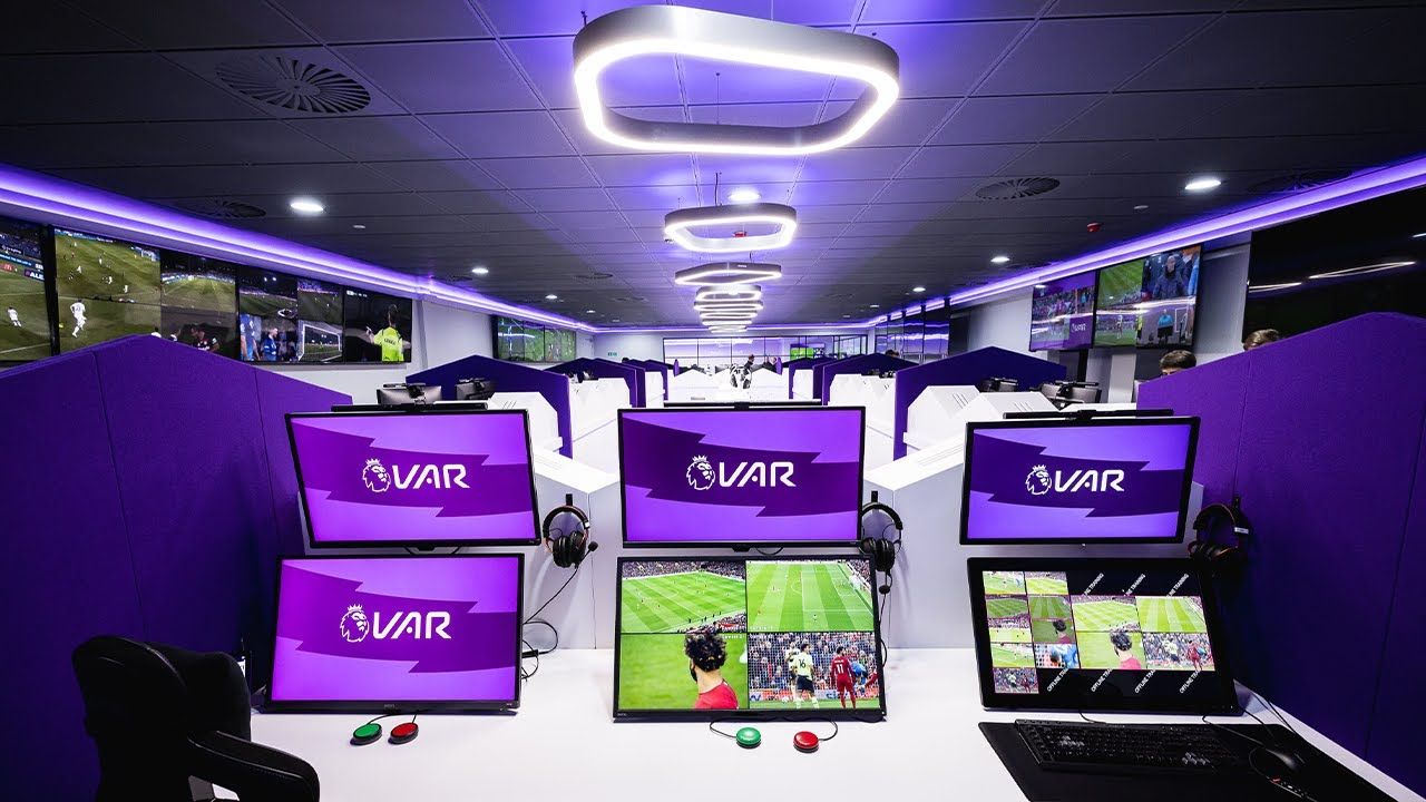 VAR'da görülmemiş skandal! Hakemler maç içinde canlı bahis oynarken yakalandı 3