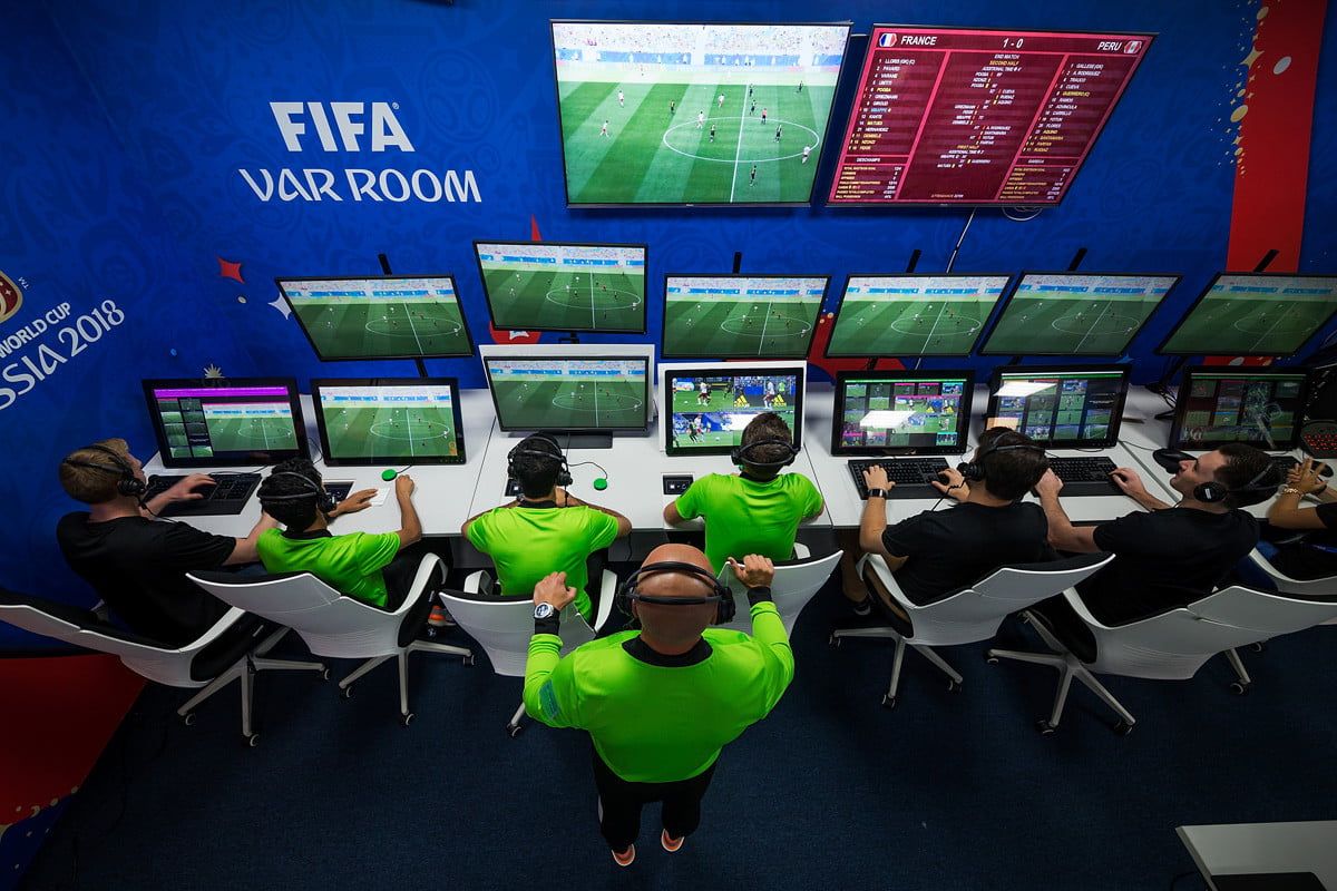 VAR'da görülmemiş skandal! Hakemler maç içinde canlı bahis oynarken yakalandı 2