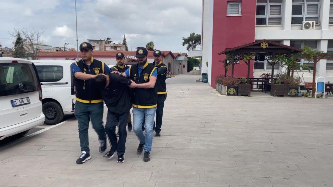 Adana'da iki arkadaş, borcunu ödemeyen esnafın iş yerini benzin döküp yaktı 3