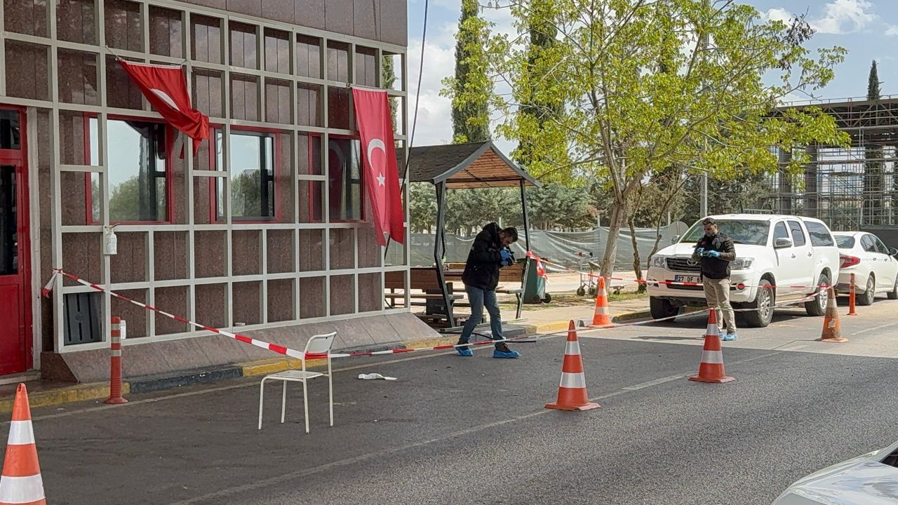 Gaziantep havalimanı girişindeki arbedede silahlar patladı, polise kurşun sıktılar 2