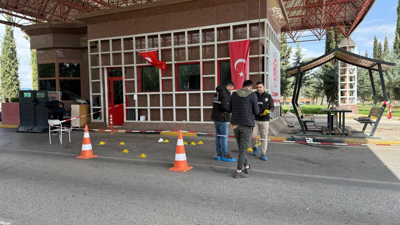 Gaziantep havalimanı girişindeki arbedede silahlar patladı, polise kurşun sıktılar 5