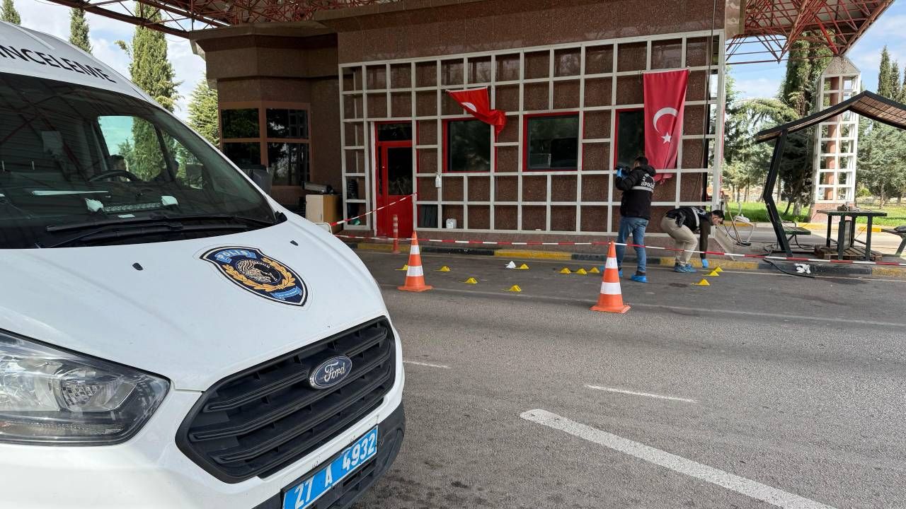 Gaziantep havalimanı girişindeki arbedede silahlar patladı, polise kurşun sıktılar 4
