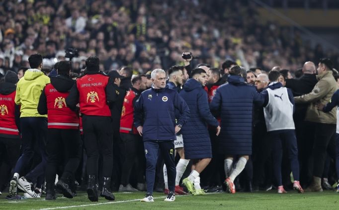 Fenerbahçe - Galatasaray derbisinin cezaları belli oldu! İşte Jose Mourinho'nun olmayacağı maçlar 8