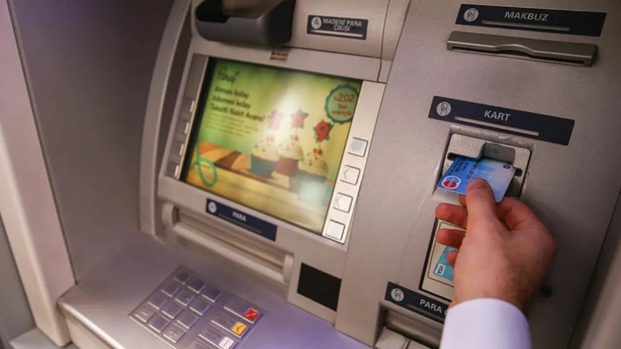 O iddialar asılsız çıktı! 20 bin TL altındaki nakit çekimler sadece ATM'lerden mi yapılacak? 1