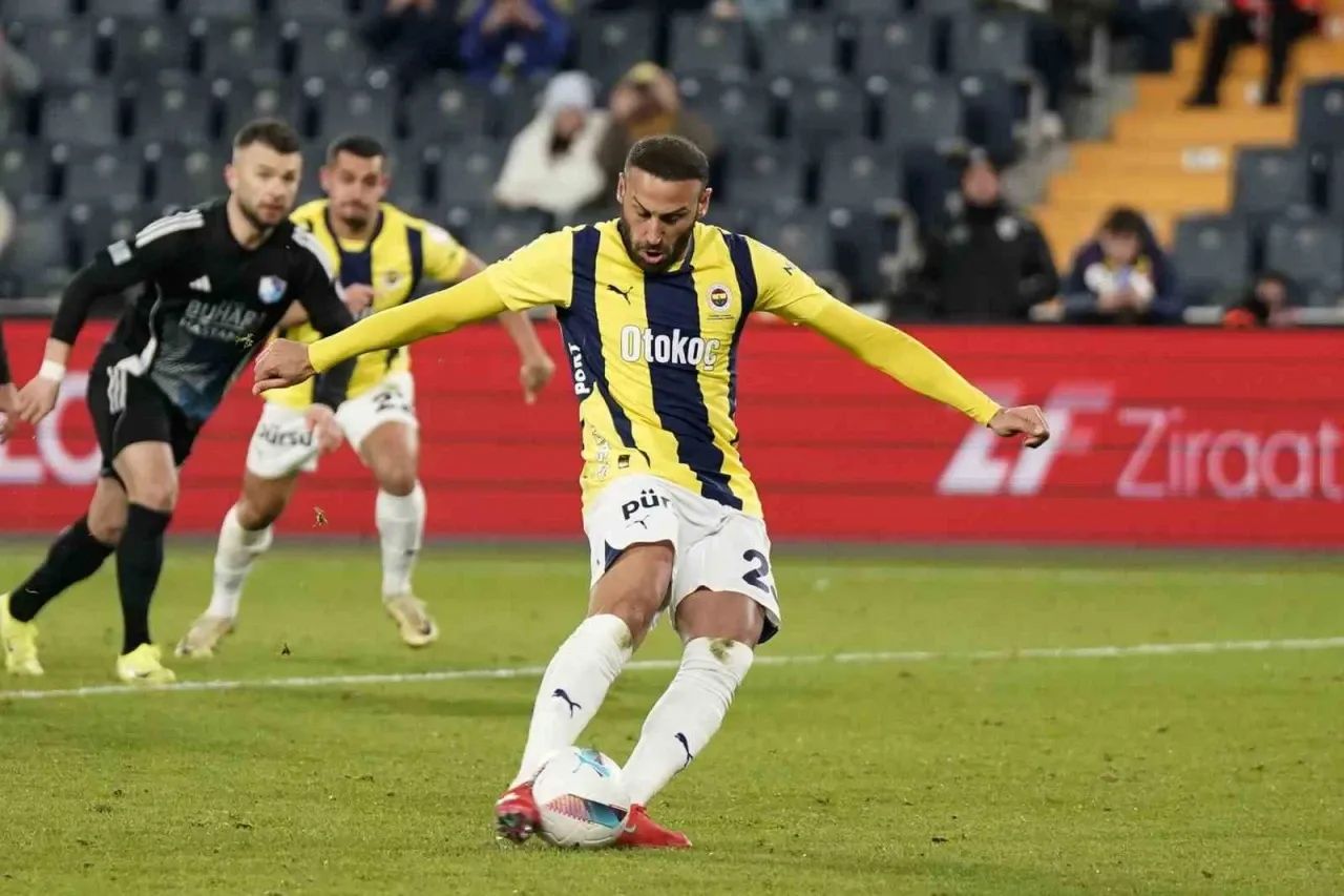 Jose Mourinho ve Cenk Tosun arasındaki kavga ortaya çıktı! "Ben son 2 dakikada girecek oyuncu muyum? Oynamıyorum!" 5