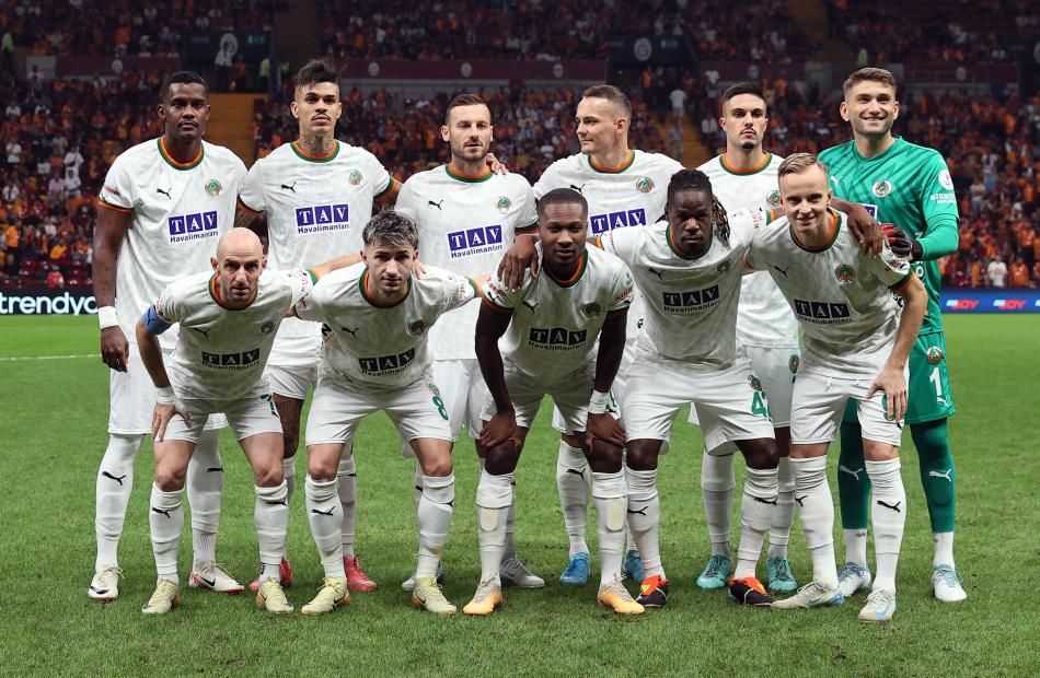 Yapay zeka Süper Lig'in şampiyonunu açıkladı! Galatasaray 3 puan fark atıyor 6