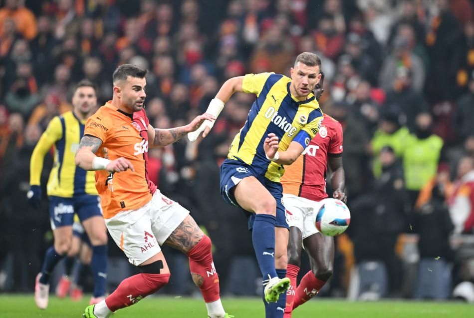 Yapay zeka Süper Lig'in şampiyonunu açıkladı! Galatasaray 3 puan fark atıyor 1