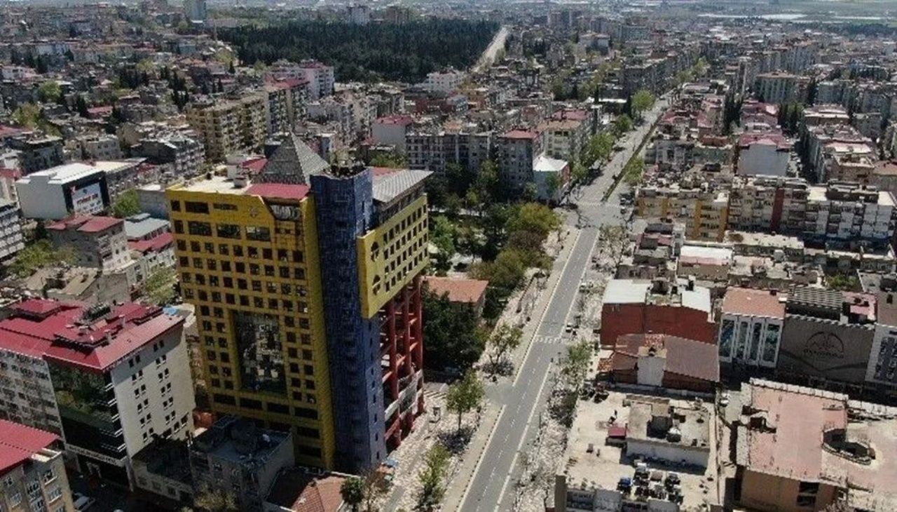 "Dünyanın en saçma binası"nın yerine yeni iş hanı! İnşaat başladı 1