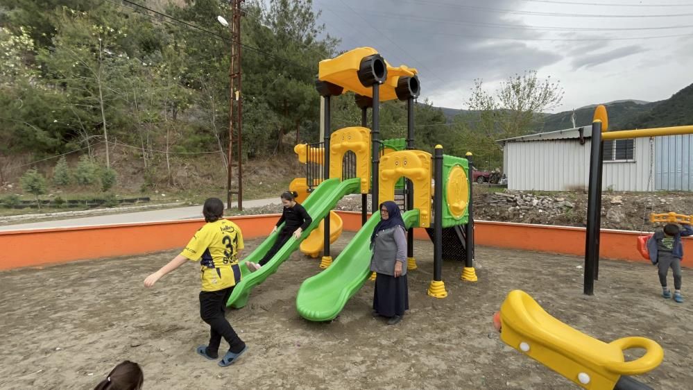 İskenderun’da 77 yaşındaki Emine Nine’nin park hayali gerçek oldu 6