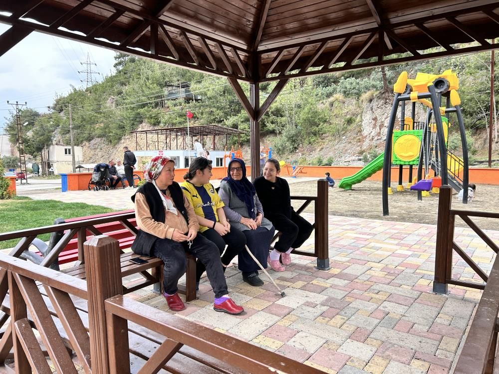 İskenderun’da 77 yaşındaki Emine Nine’nin park hayali gerçek oldu 4