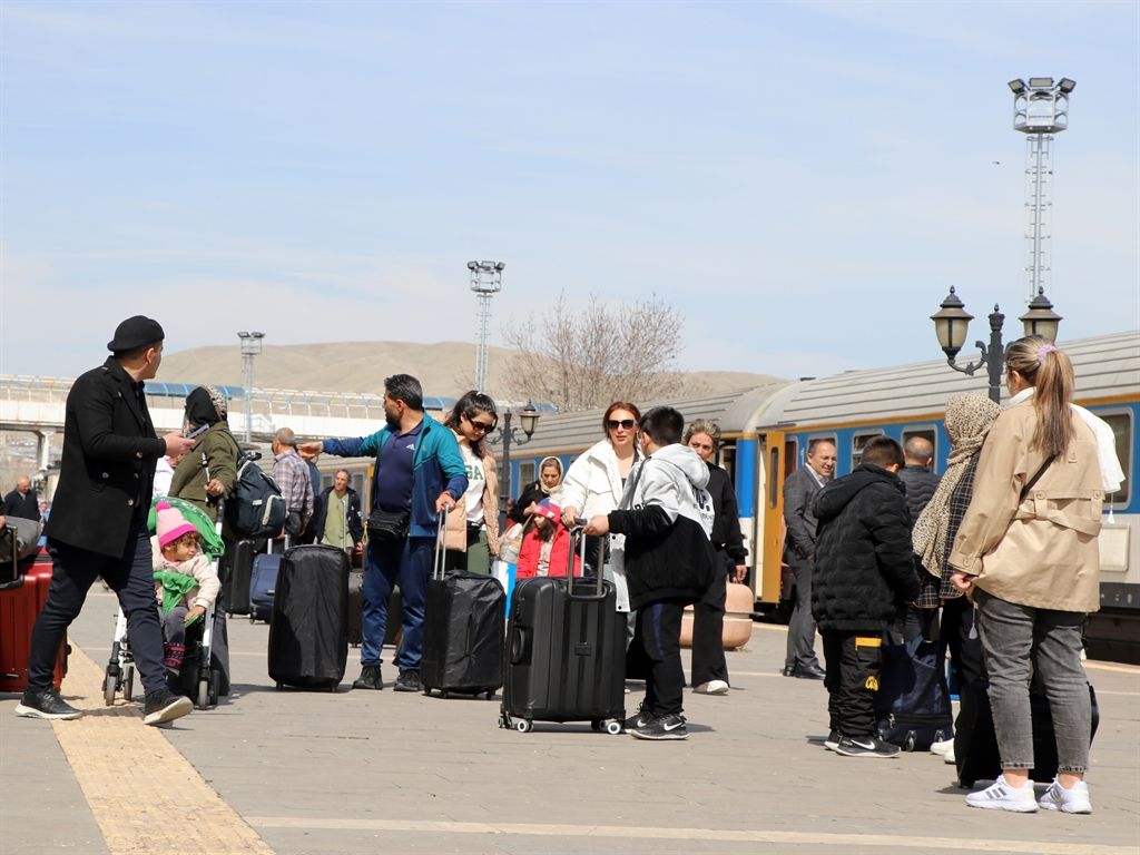 Van’da turizm alarmı: Otel dolulukları Nevruz’da yüzde 40’ta kaldı 5