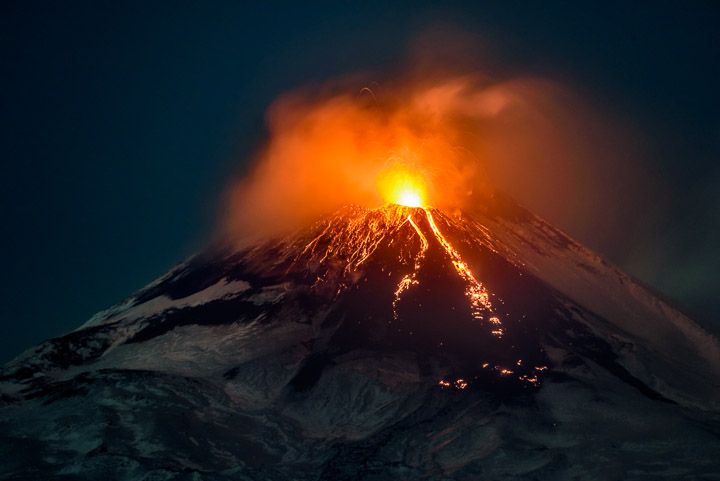 Etna uykudan uyandı: İtalya'da Etna Yanardağı kül ve lav püskürttü 2