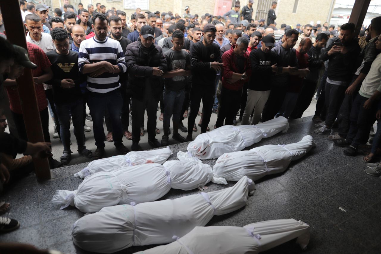 Katil İsrail'in Gazze'nin doğusundaki saldırıda 20 Filistinli öldü 5