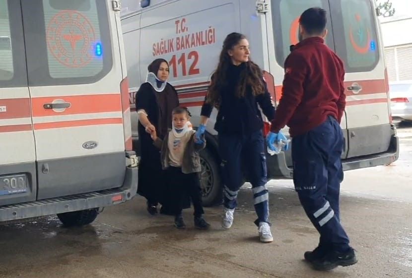 İnegöl’de feci kaza: 5 yaralı! Güvenlik kamerası her şeyi kaydetti 2