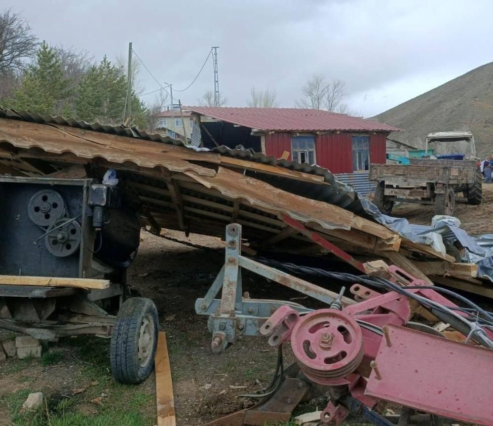 Erzincan’da fırtına kabusu: Çatılar uçtu, enerji hatları zarar gördü! 5