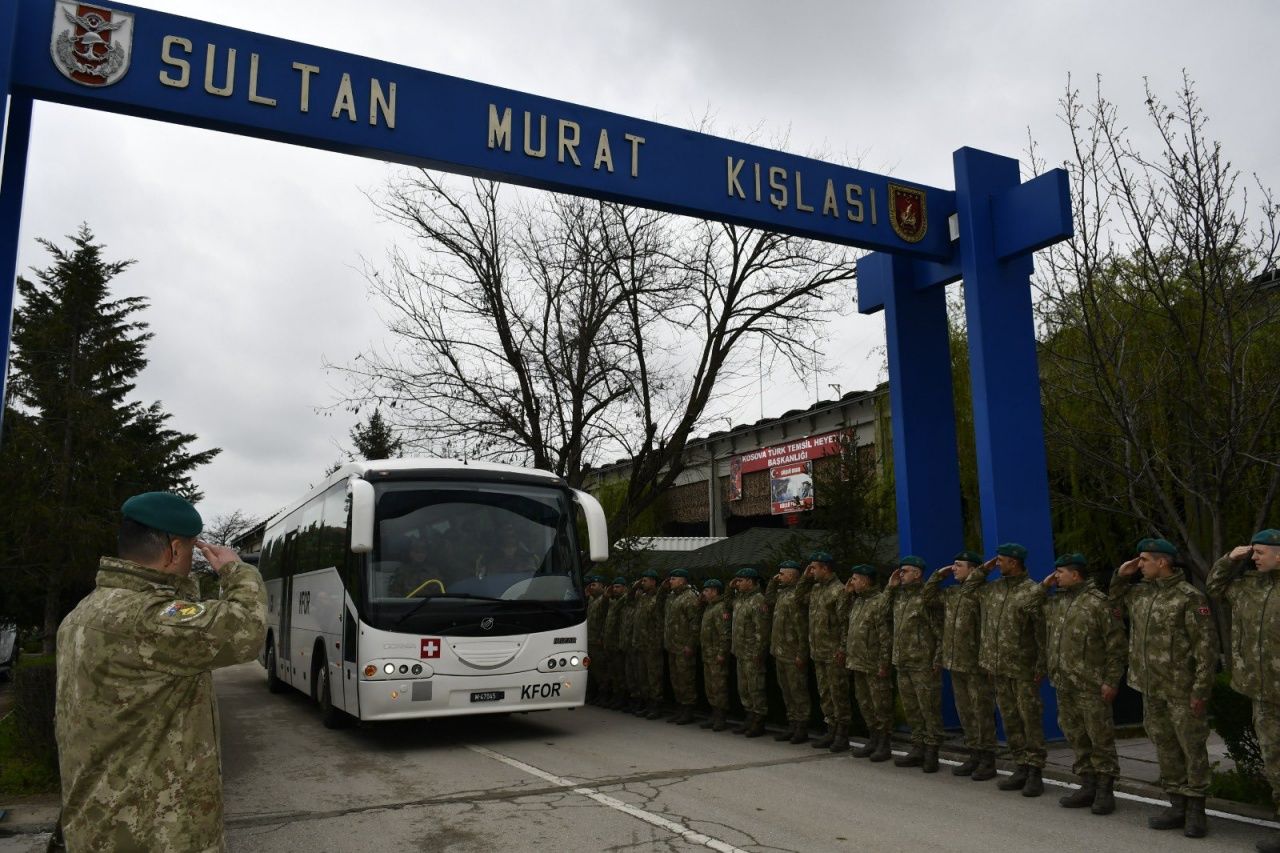 Kosova görevini başarıyla tamamlayan Türk komandoları yurda döndü 1