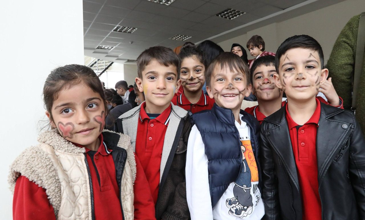 Van’da otizm farkındalığına renkli dokunuş: Çocuklar gönüllerince eğlendiler 7