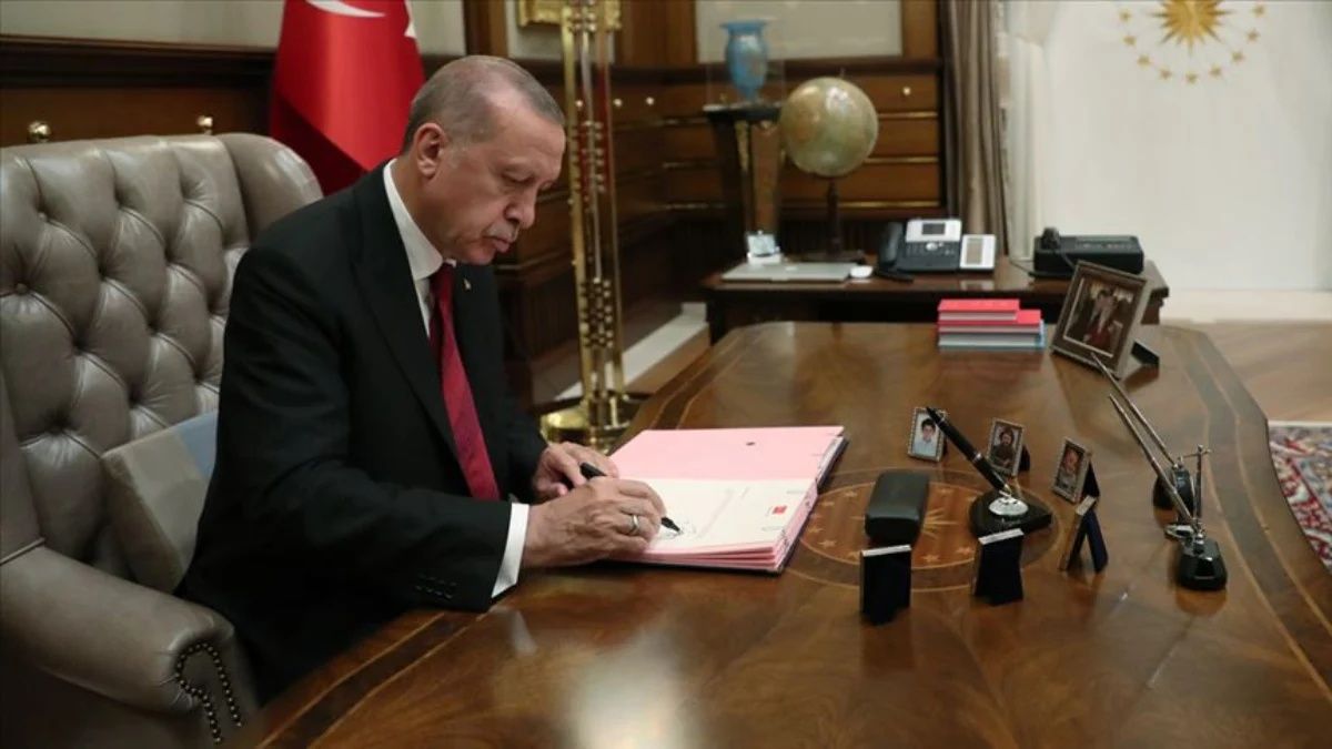 Cumhurbaşkanı Erdoğan'dan flaş atamalar: Ünlü isimlere kritik görevler verildi! Orhan Gencebay, Hülya Koçyiğit, Yiğit Bulut, Şahika Ercümen listede... 1