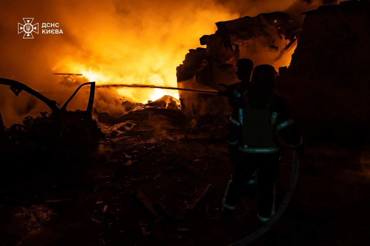 Kiev ve Mykolaiv’e gece baskını: Rus İHA’ları 12 kişiyi yaraladı 1