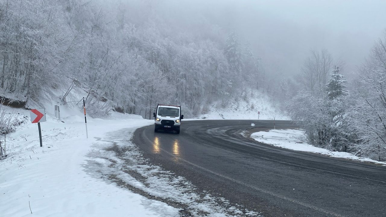 Kütahya-Bursa yolunda kar ve sis alarmı 3