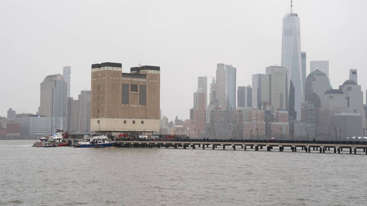 New York'taki helikopter kazasında ölenlerin Siemens İspanya CEO'su Agustin Escobar, eşi ve 3 çocuğu olduğu ortaya çıktı 6